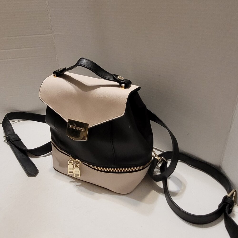 Steve Madden Backpack Purse Black and Cream inside pockets Bag